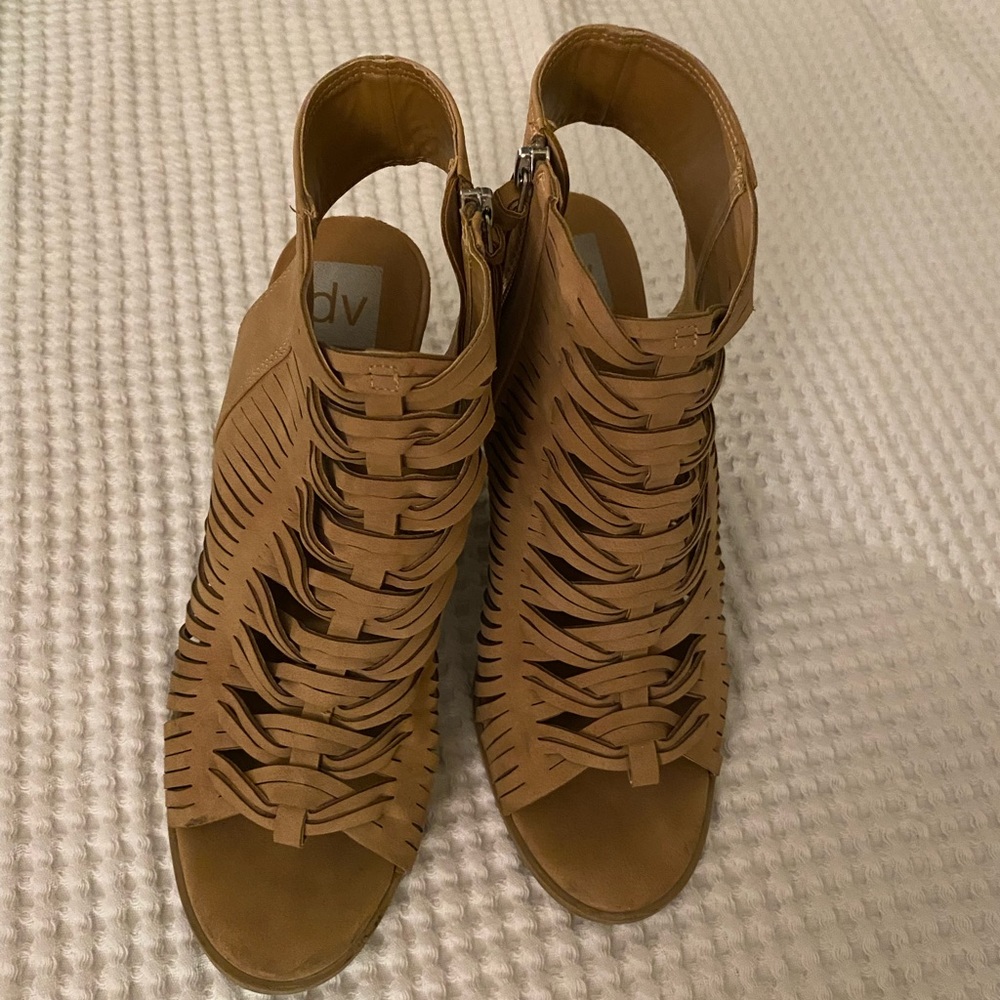 Tan/brown open toe fall heels. Size 11